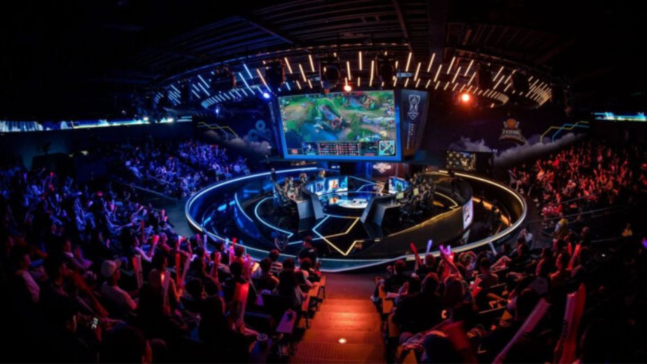 The Competitive Edge_ LoL’s Esports Scene